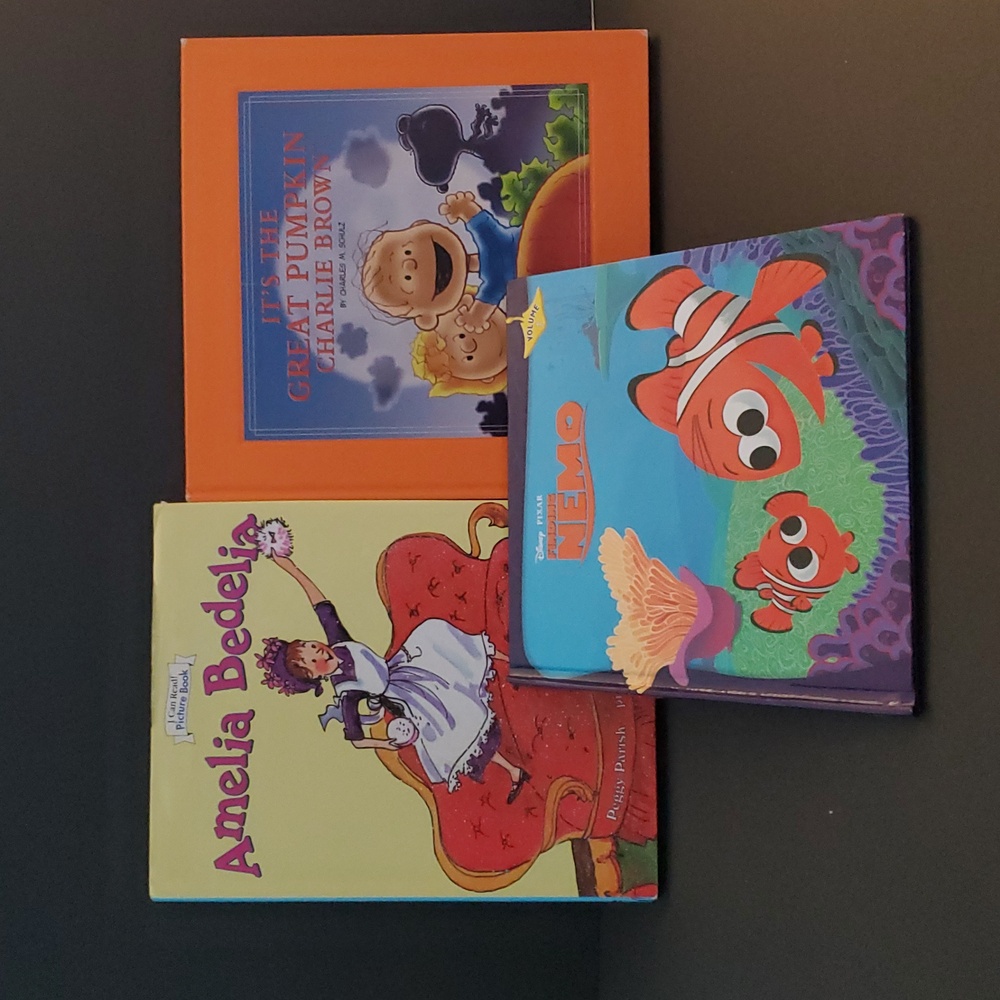 3 Books, It's The Great Pumpkin Charlie Brown, Amelia Bedelia,Finding Nemo